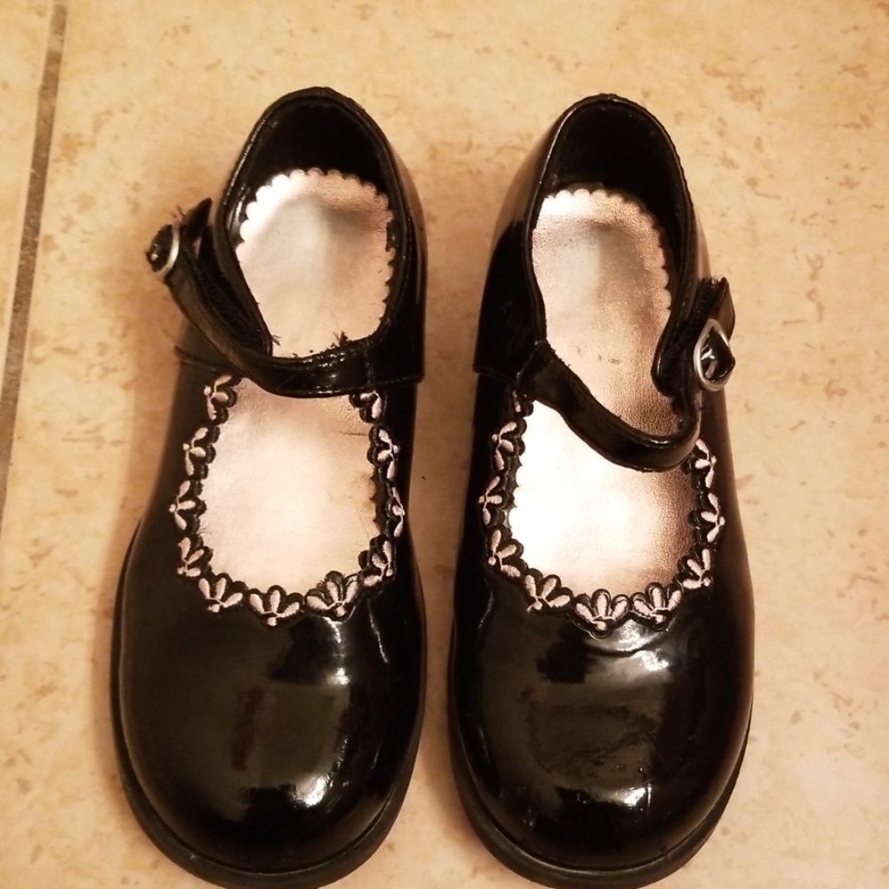 Girl shoes